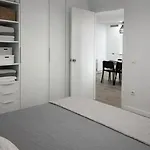 Moderno Con Terraza Cerca De Calella De