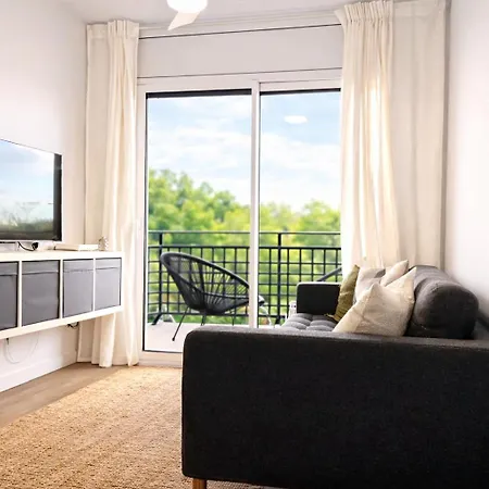 Apartamento Moderno Con Terraza Cerca De Calella De *