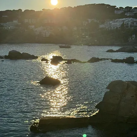 Moderno Con Terraza Cerca De Calella De 公寓